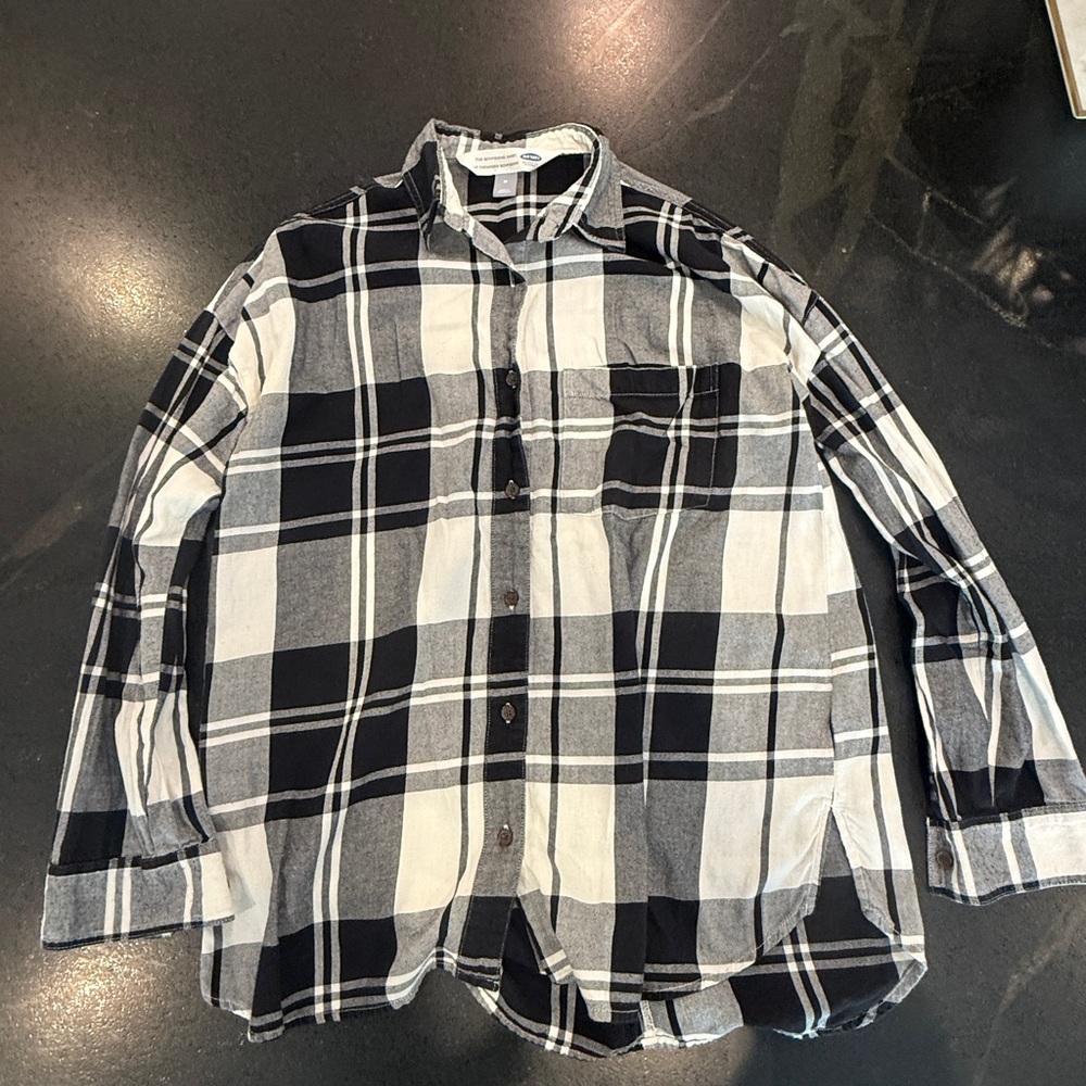 Old Navy Men's Black and White Checkered Shirt